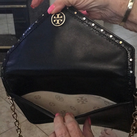 Tory birch envelope style shoulder bag - Picture 2 of 5